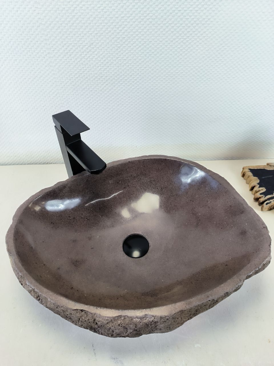 Раковина из речного камня RS-66232 54х42х15 из натурального камня
