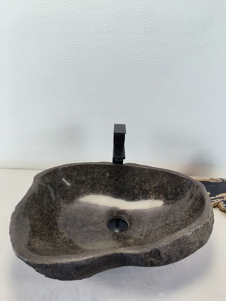 Раковина из речного камня RS-66230 58х42х15 из натурального камня