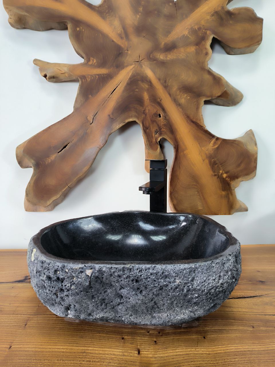 02c664d0-3dd4-47e3-a149-3bfa9c27c192