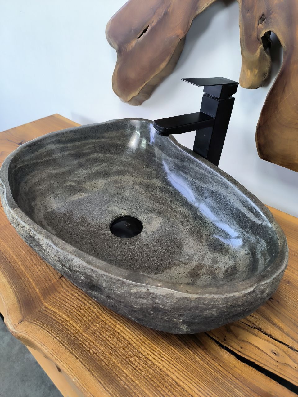 Раковина из речного камня RS-66480 55х42х15 из натурального камня