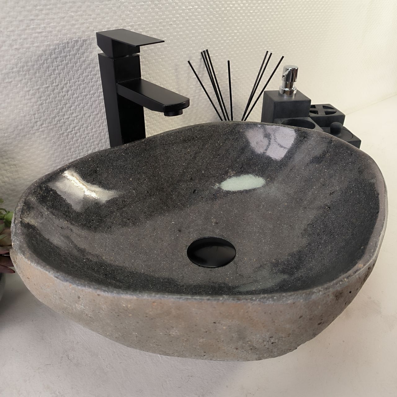 Раковина из речного камня RS-65055 46*37*15 из натурального камня