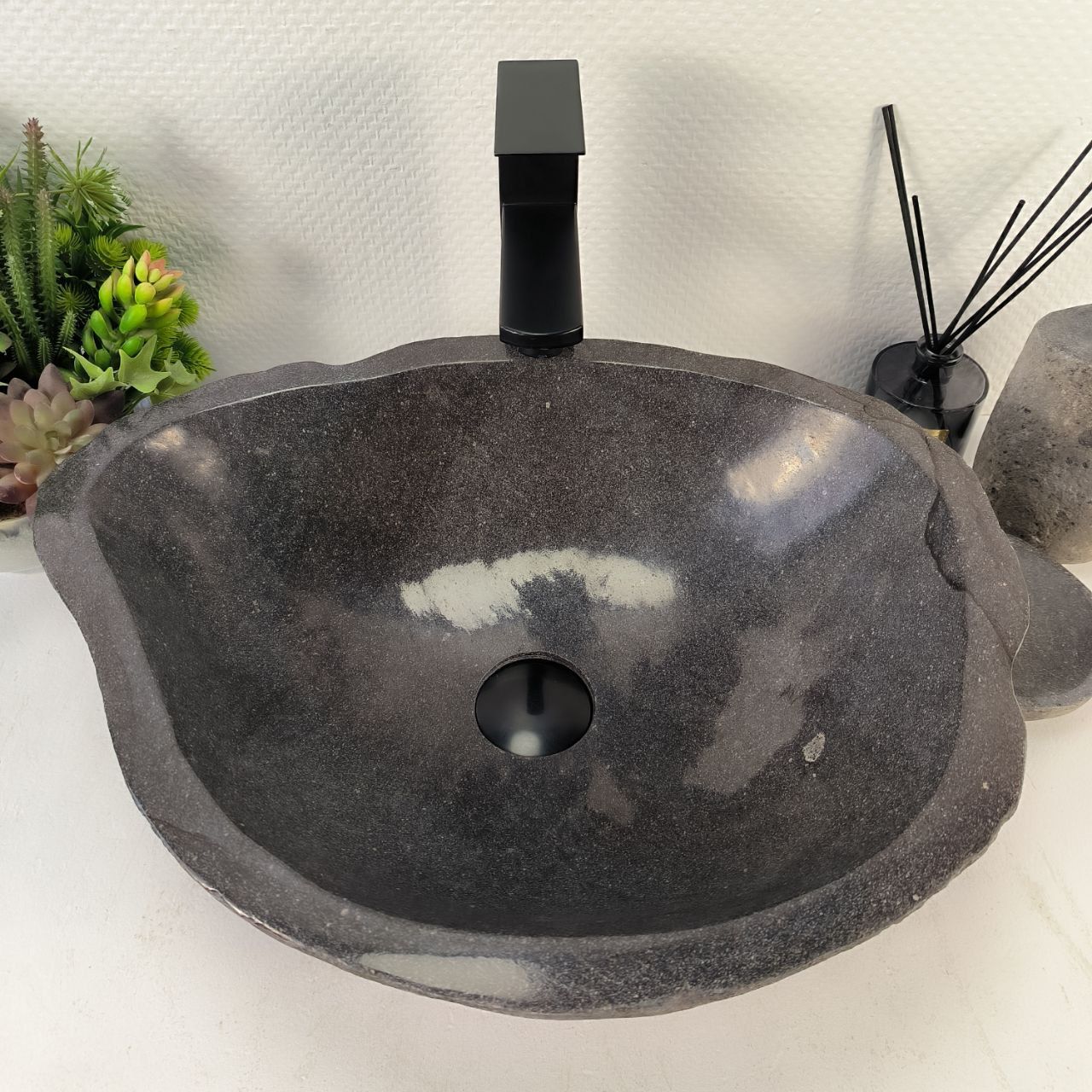 Раковина из речного камня RS-65203 49*39*15 из натурального камня