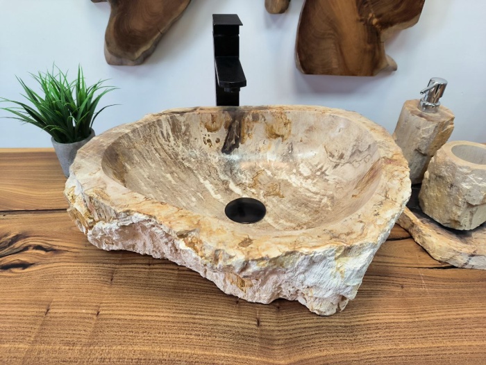 photo_2025-05-14_16-28-00