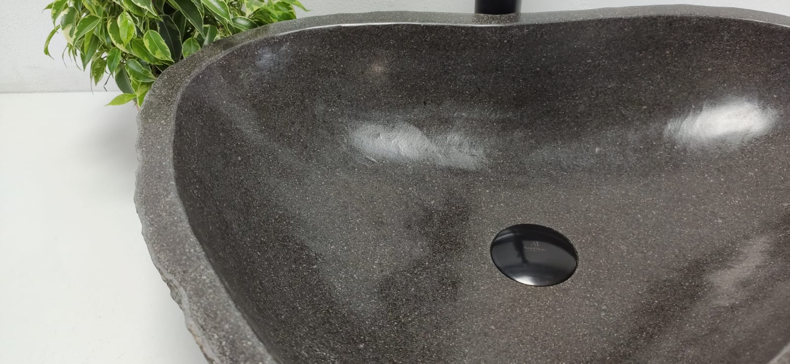 Раковина из речного камня RS-6792 (57*45*15)