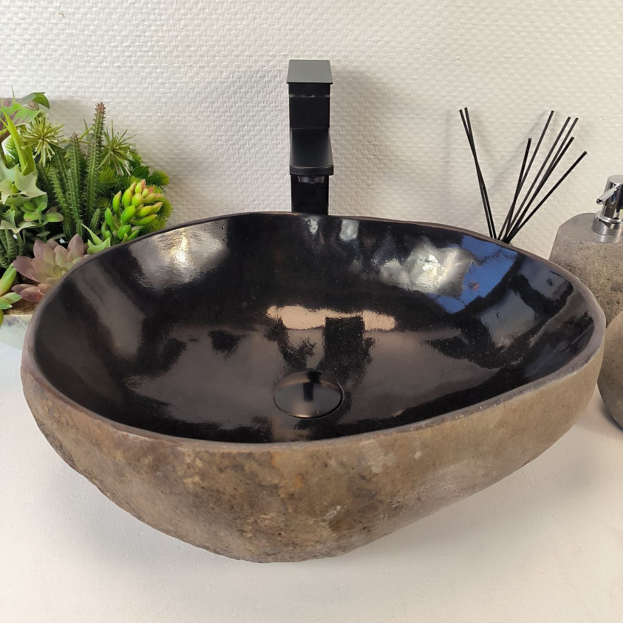 Раковина из речного камня RS-65368 47*38*15 из натурального камня