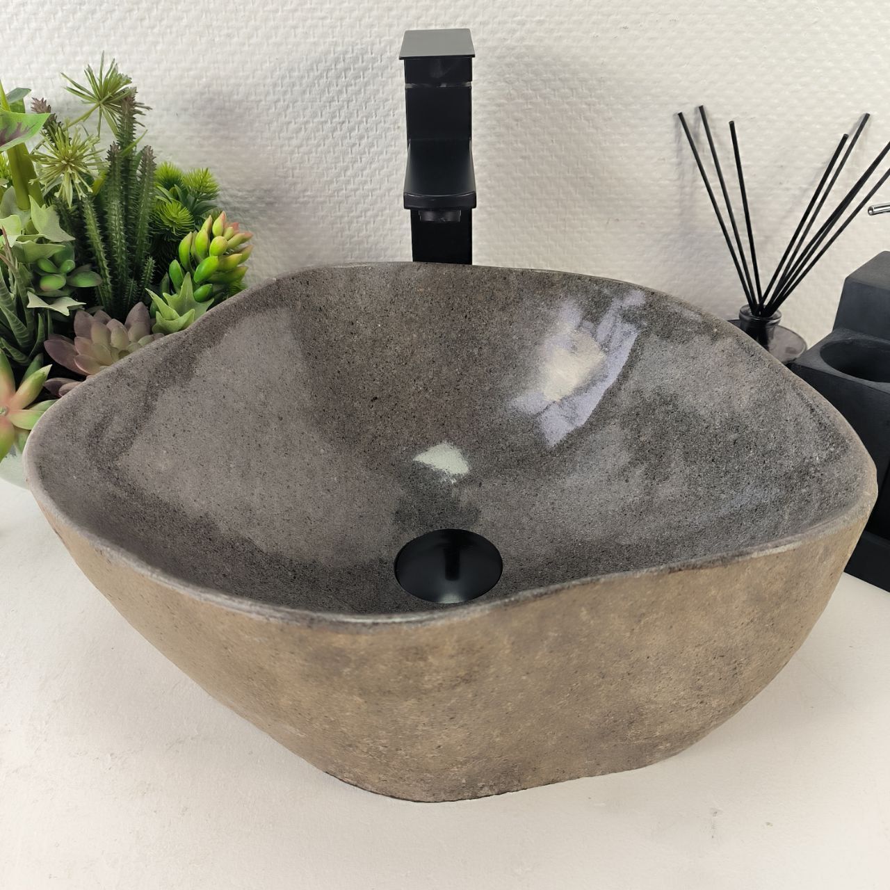 Раковина из речного камня RS-64991 40*36*15 из натурального камня