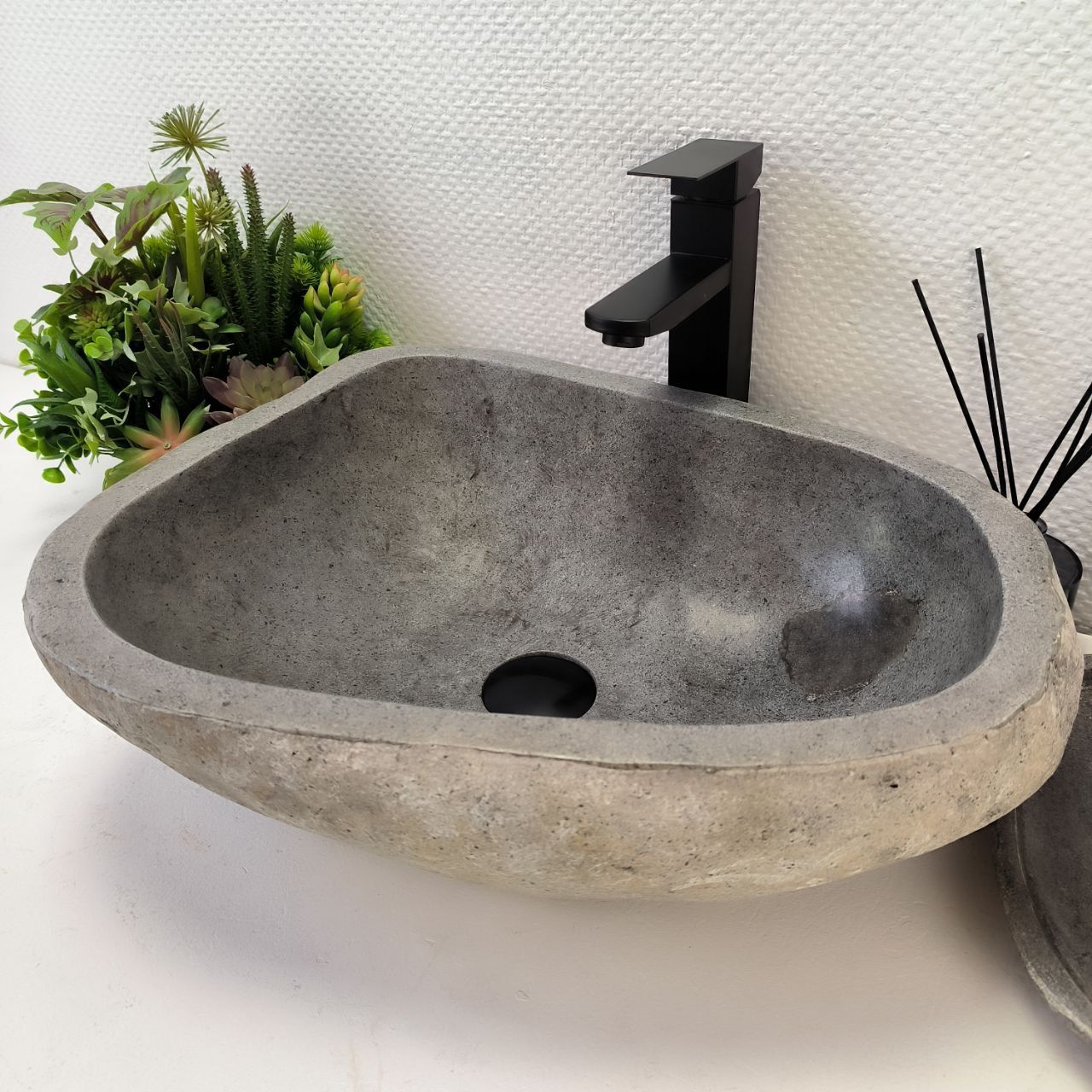 Раковина из речного камня RS-64115 (50*39*16) из натурального камня
