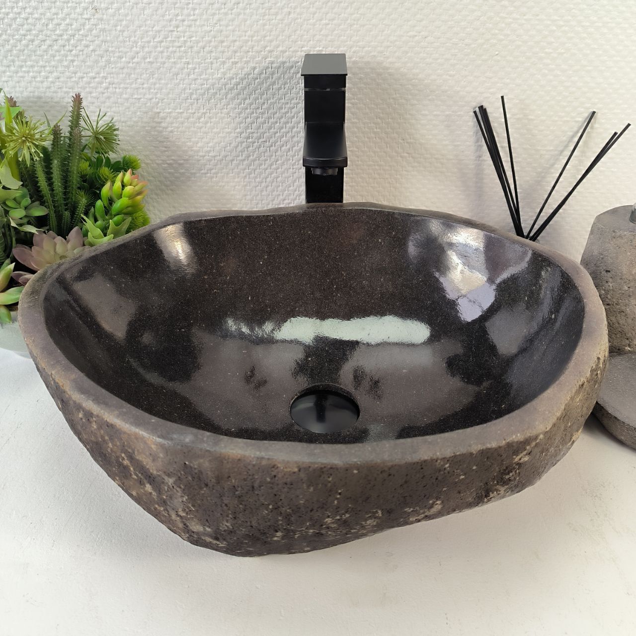 Раковина из речного камня RS-65218 50*40*15 из натурального камня