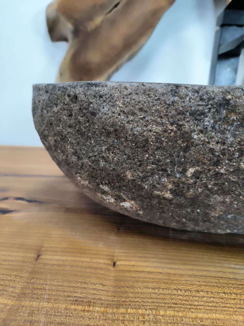 Раковина из речного камня RS-66438 57х37х15 из натурального камня