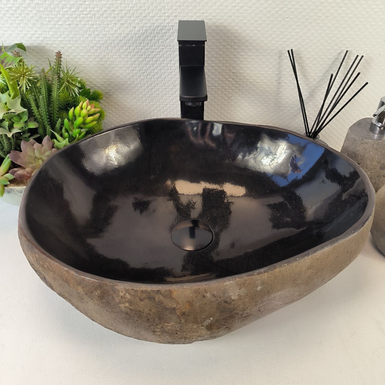 Раковина из речного камня RS-65368 47*38*15 из натурального камня