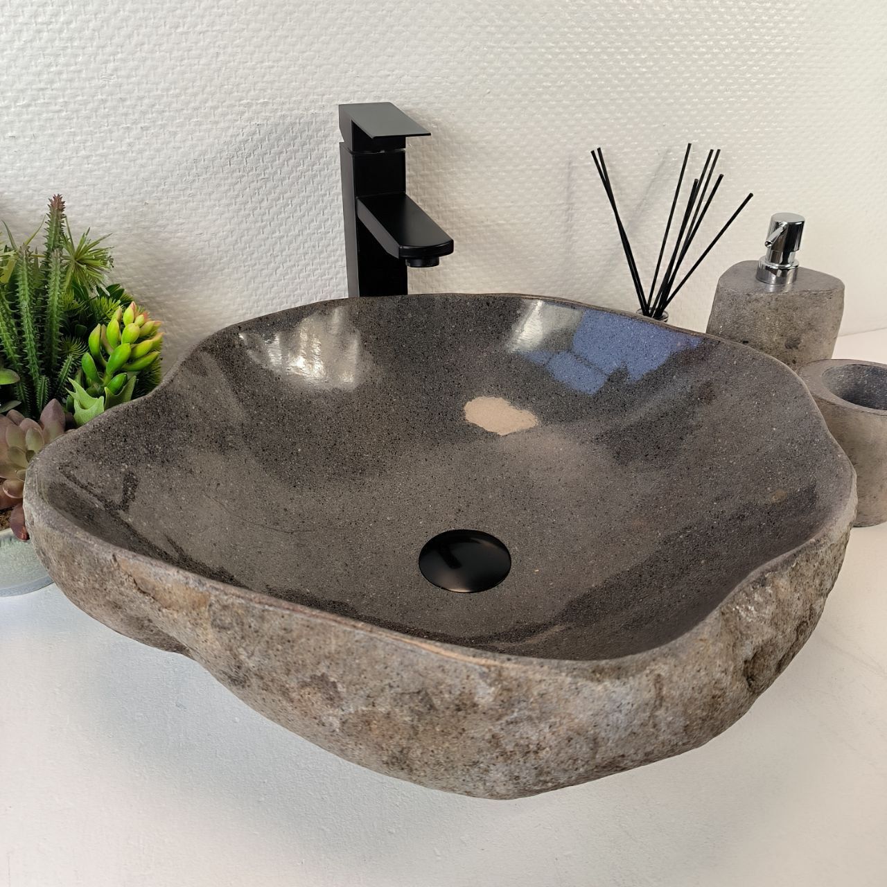 Раковина из речного камня RS-65364 50*44*16 из натурального камня