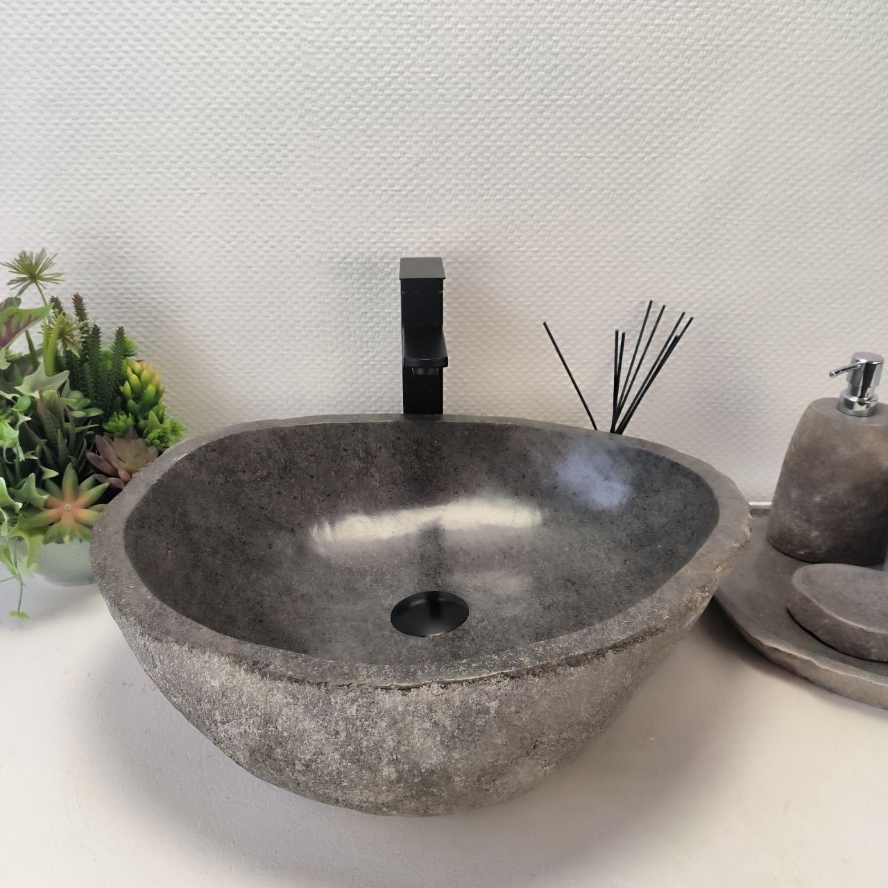 Раковина из речного камня RS-63386 (51*44*15) из натурального камня