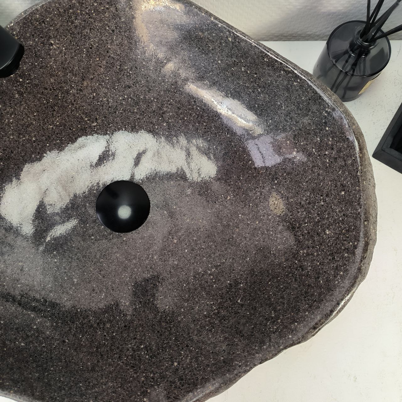 tn3pe8sd9sul6asa3vqit66owvd9ic1q