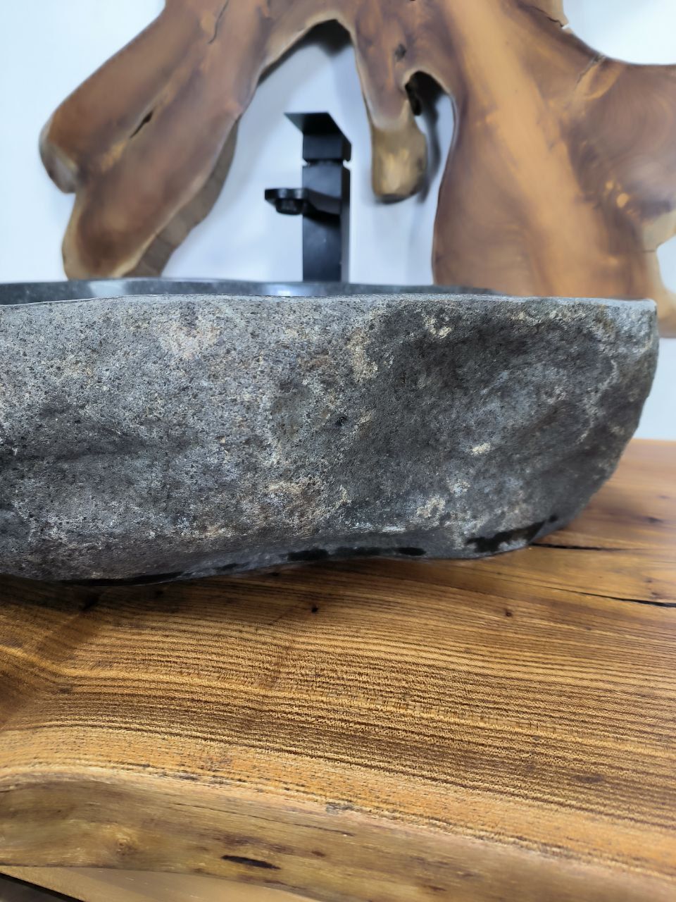 Раковина из речного камня RS-66690 57х45х15 из натурального камня