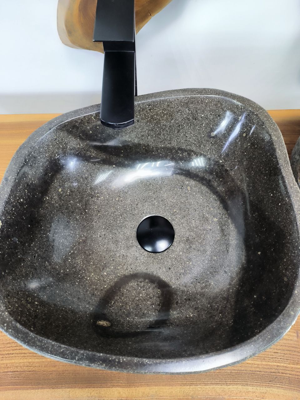 Раковина из речного камня ПАРА! RS-66571 42x39x15 натурального камня