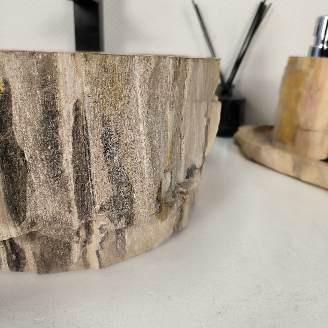 7n9r4i22o5s5hjdc6i15e18ygjxwls2x