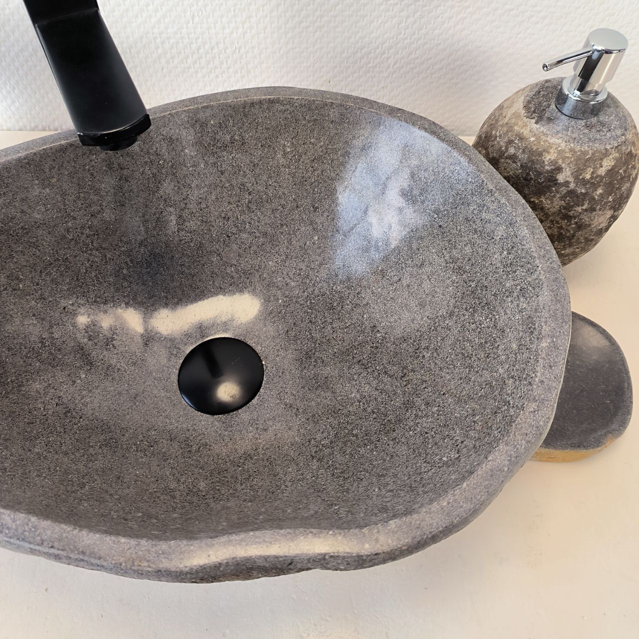 Раковина из речного камня RS-66023 48х36х15 из натурального камня