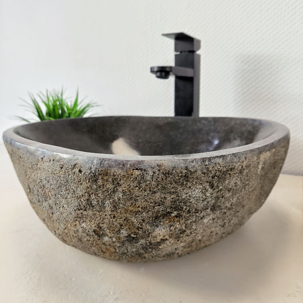 Раковина из речного камня RS-66009 42х37х15 из натурального камня