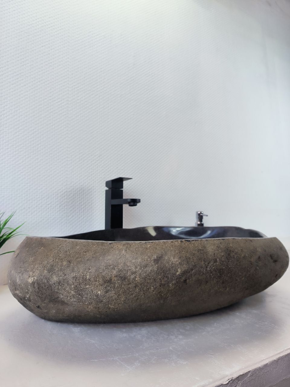 Раковина из речного камня RS-66209 63х47х15 из натурального камня