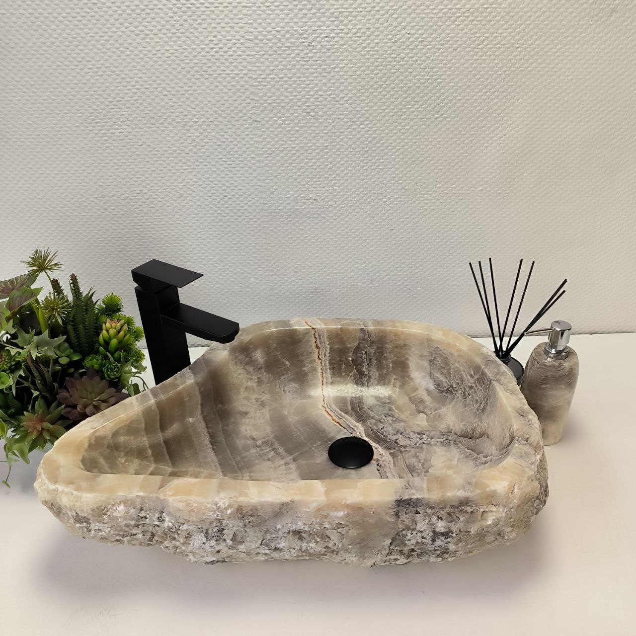 7rmwn5lbxq5t8egg2jtx7wqqkz5p1xi3