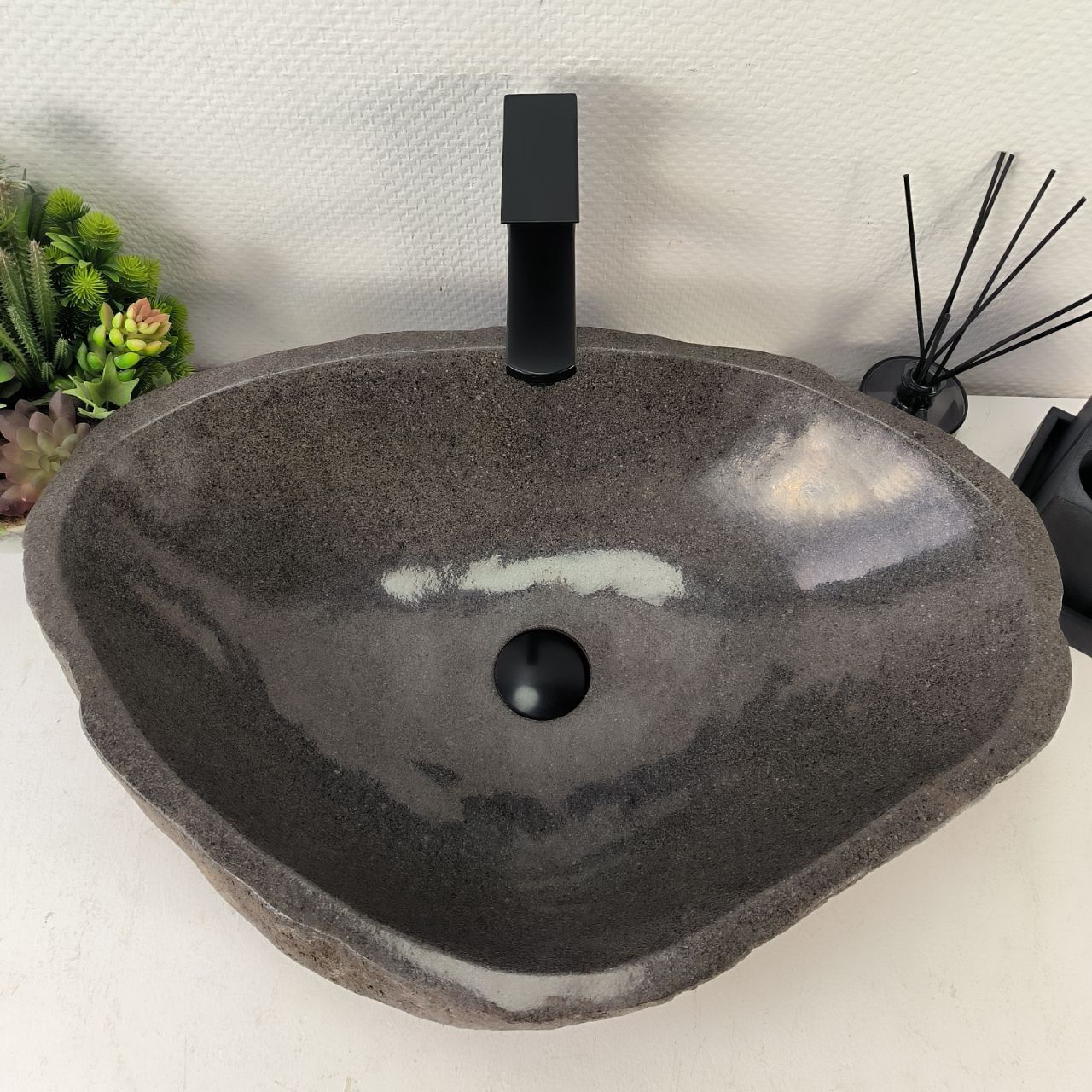 Раковина из речного камня RS-65045 62*43*15 из натурального камня