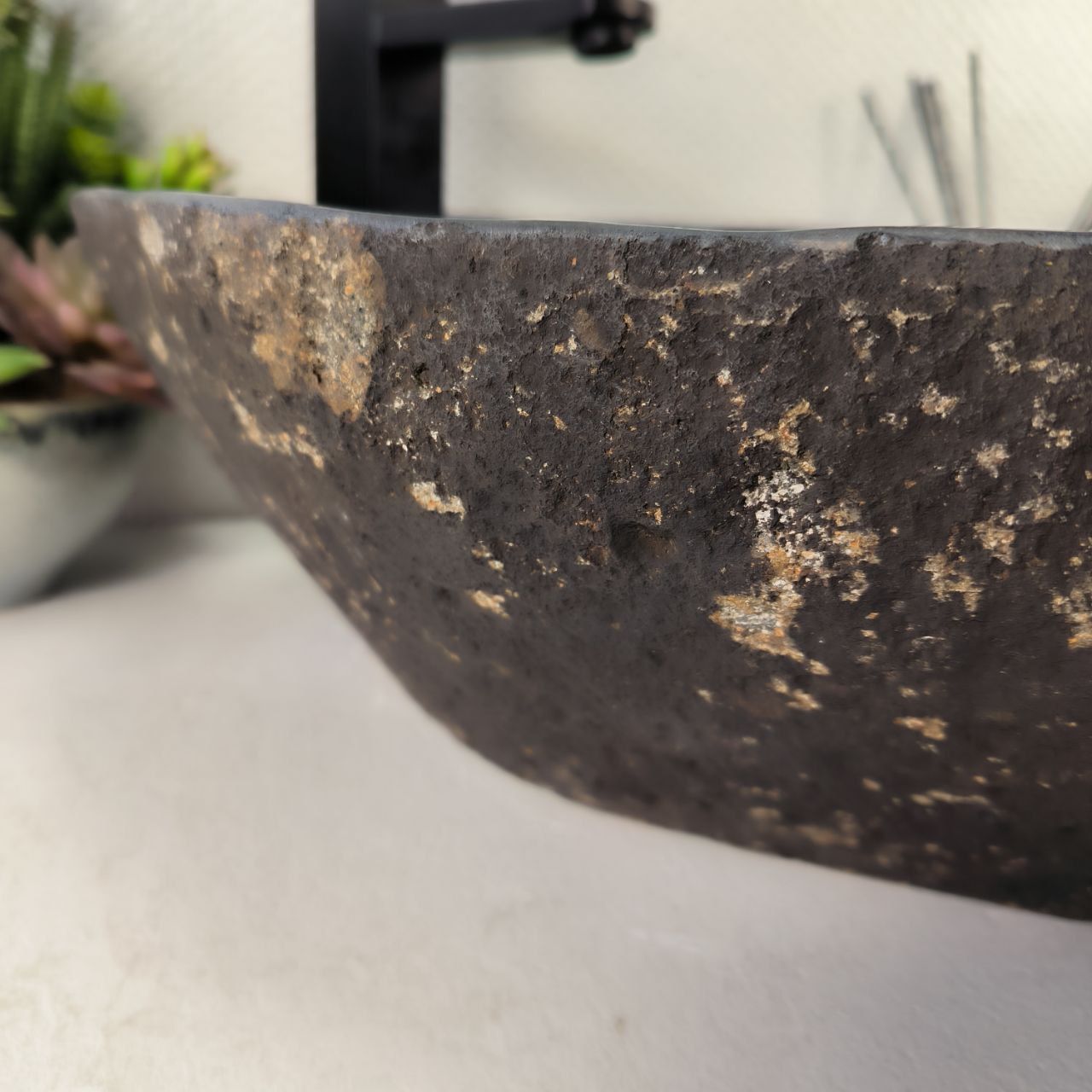 Раковина из речного камня RS-65056 51*43*15 из натурального камня