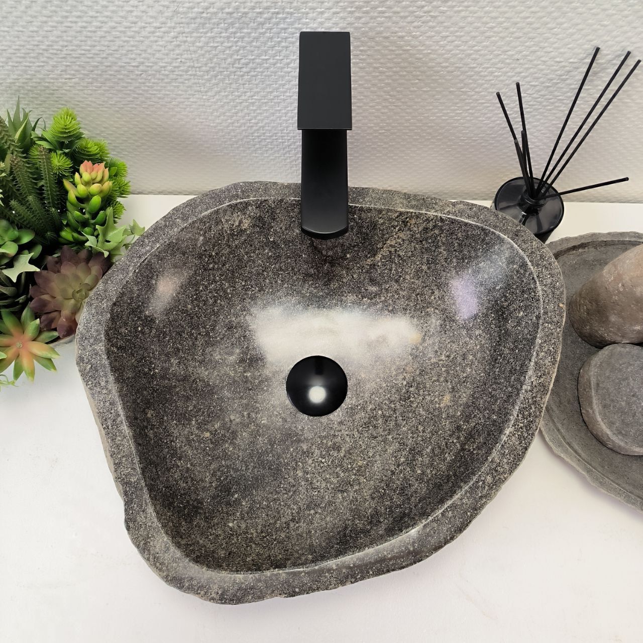 Раковина из речного камня RS-63860 (45*40*14) из натурального камня