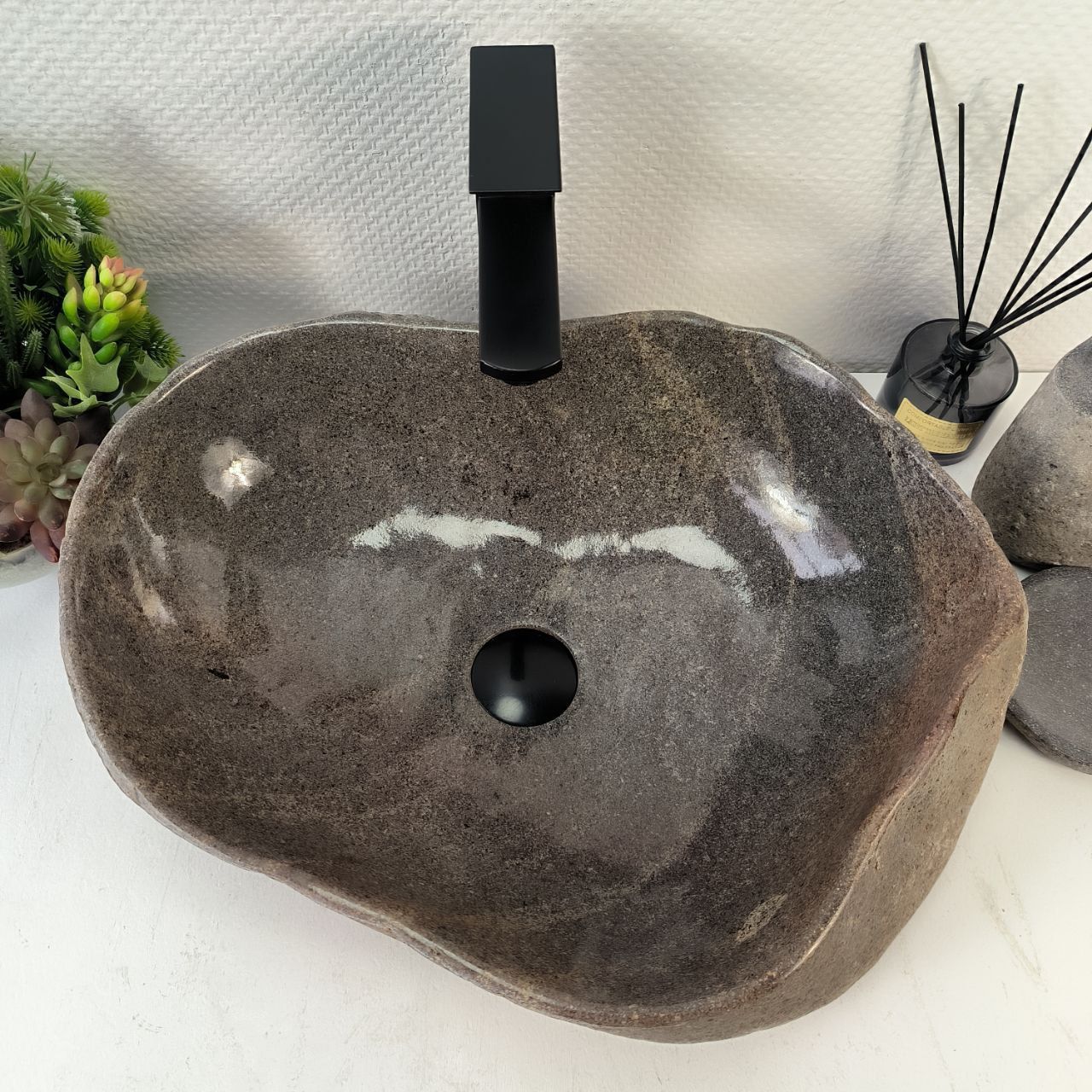 Раковина из речного камня RS-65232 52*40*15 из натурального камня