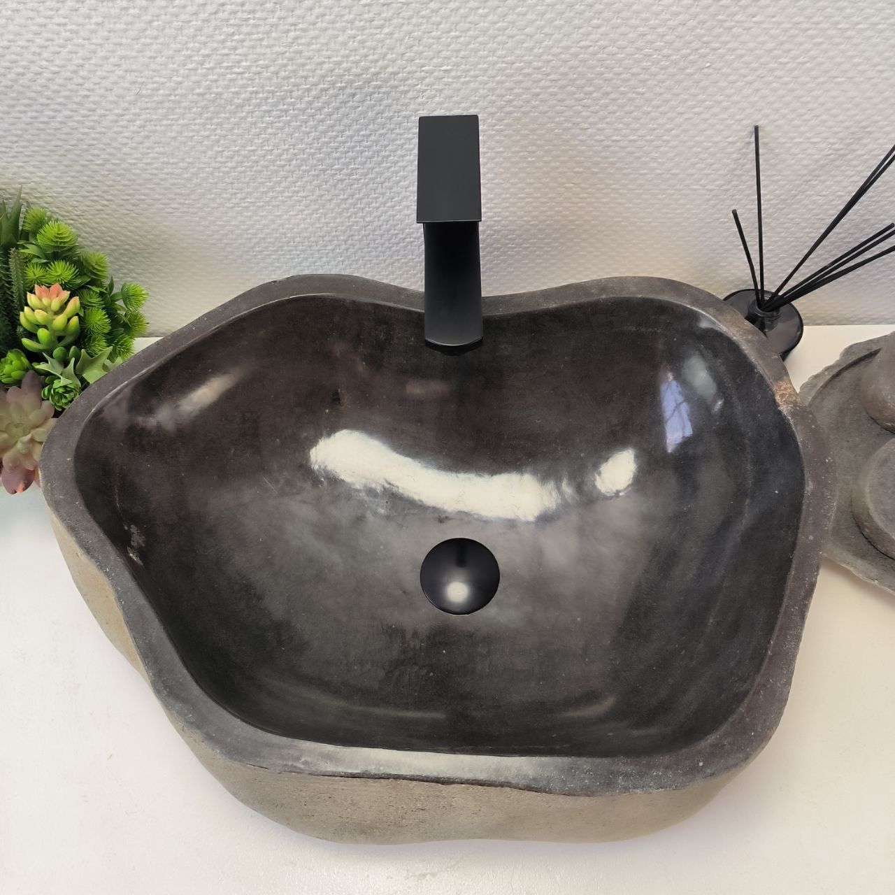 Раковина из речного камня RS-63598 (58*42*16) из натурального камня