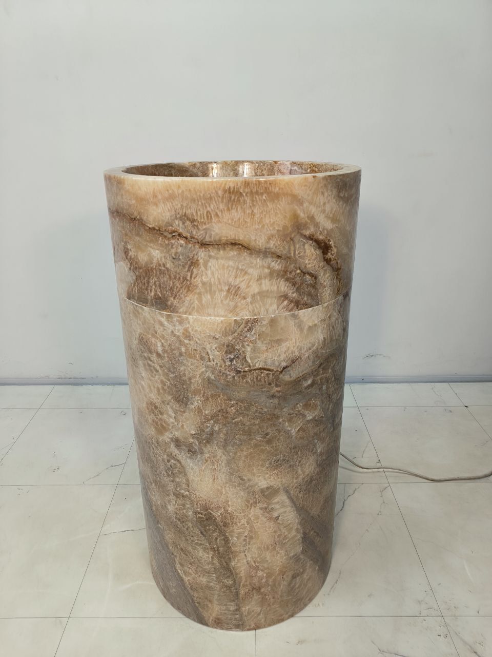 Раковина напольная из оникса Silinder Natural ON-65927 45х45х90 из натурального камня
