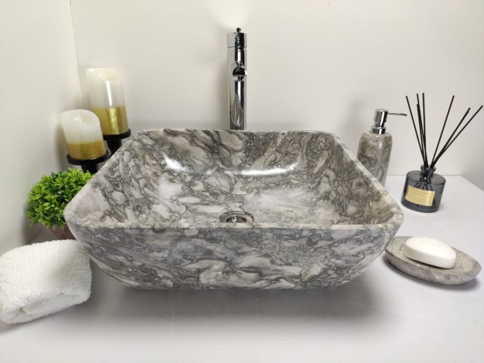 bfe9b7a6-8d04-4999-e880-789b9be33d05