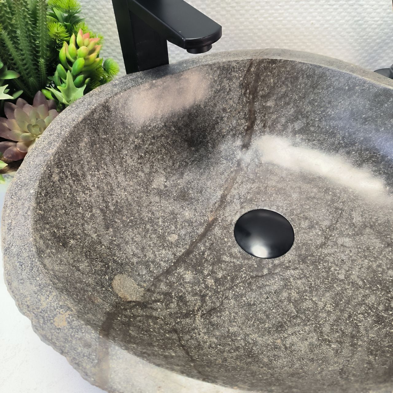 Раковина из речного камня RS-64142 (50*42*15) из натурального камня