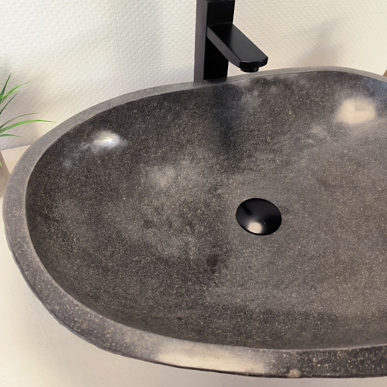 Раковина из речного камня RS-66037 63х47х16 из натурального камня