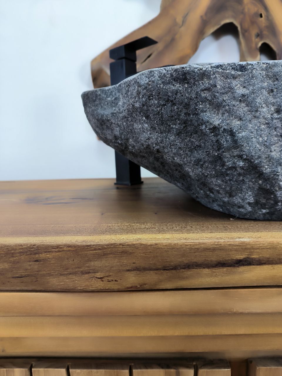 Раковина из речного камня RS-66321 52х46х15 из натурального камня