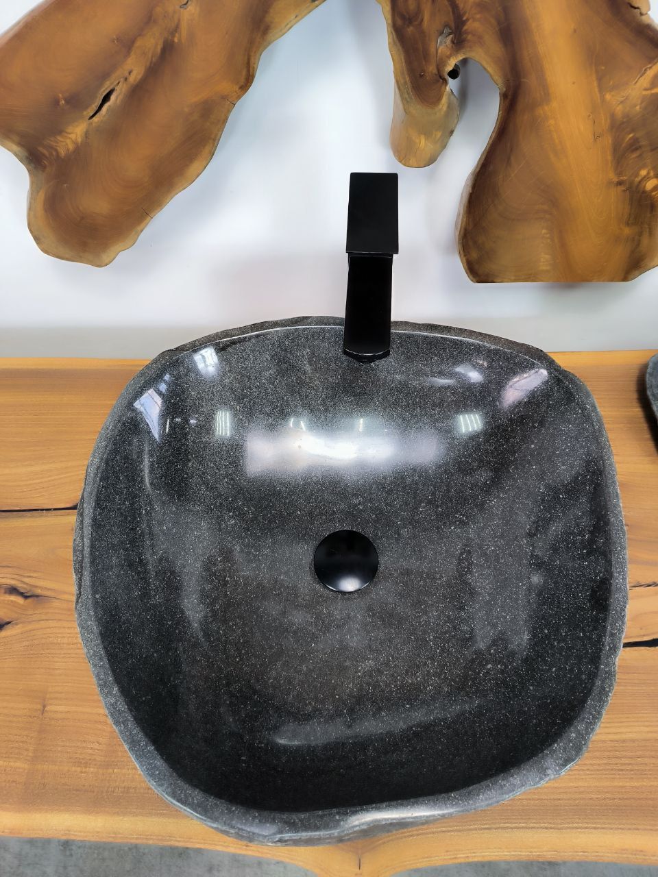 Раковина из речного камня RS-66285 47х46х15 из натурального камня