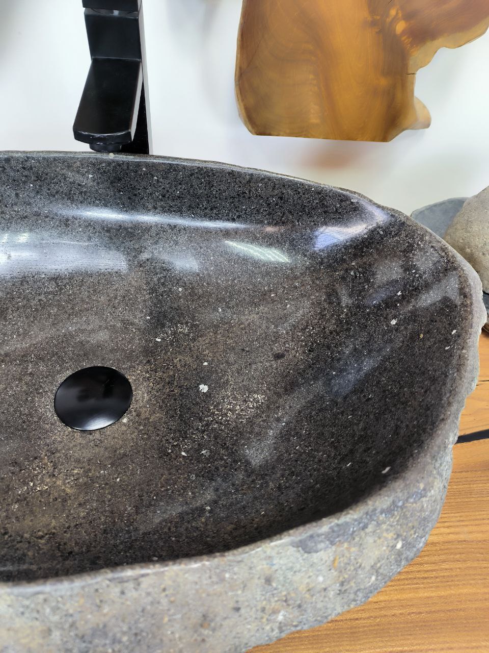 Раковина из речного камня RS-66292 58х42х15 из натурального камня