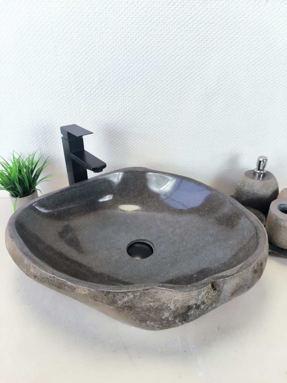 Раковина из речного камня RS-66193 56х47х15 из натурального камня