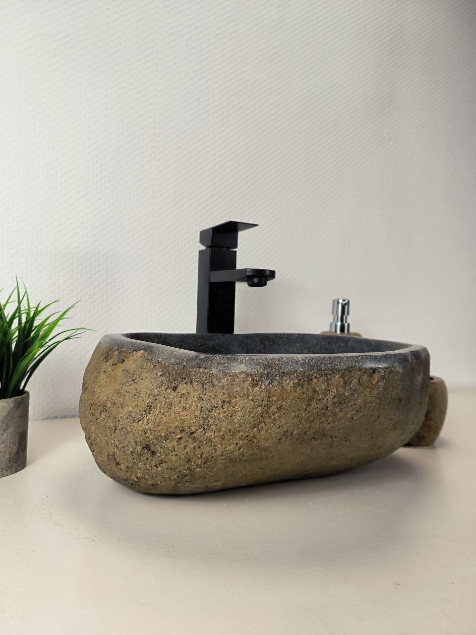 Раковина из речного камня RS-66005 38х32х15 из натурального камня