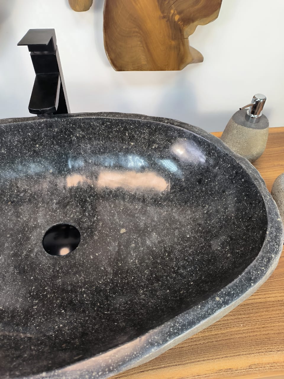 Раковина из речного камня RS-65831 70х46х15 из натурального камня