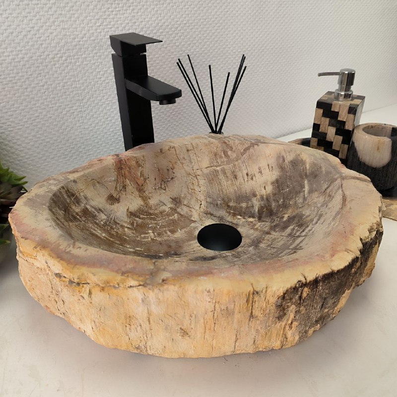 7m7njewou2wecmd36nwm9zznbuydzl83