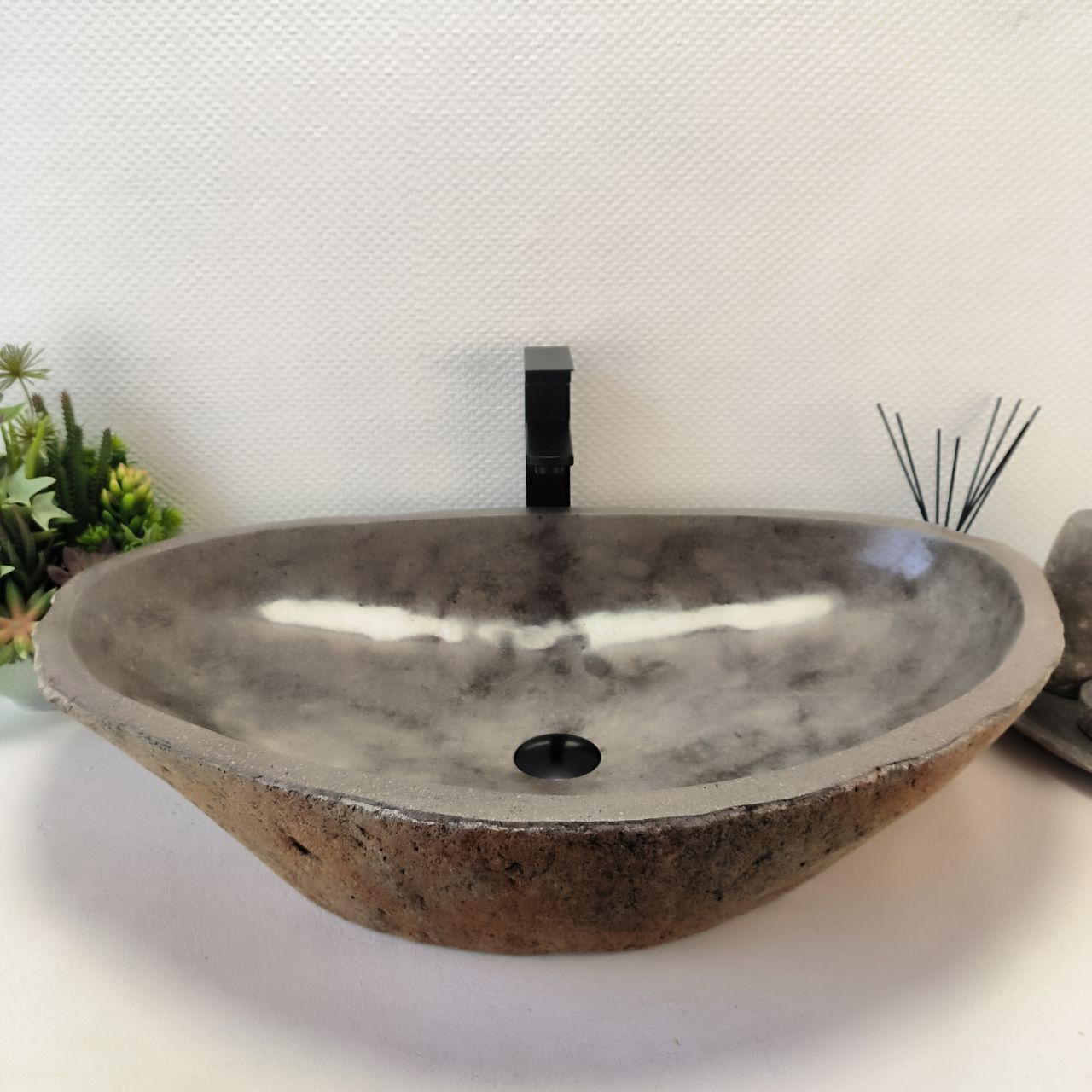 Раковина из речного камня RS-63526 (77*50*15) из натурального камня