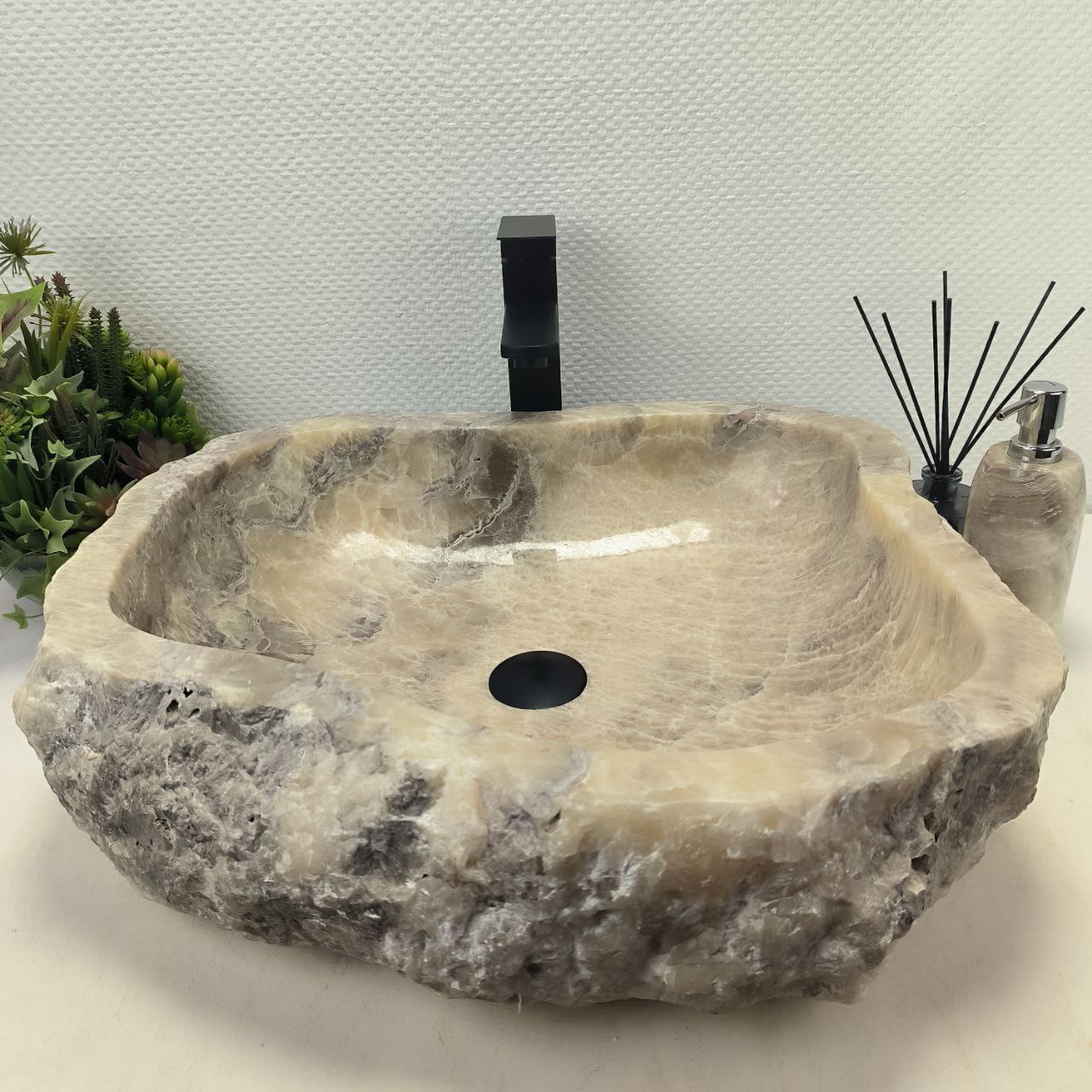 92r5obygeu4bq57nexc2050lnhveo52n