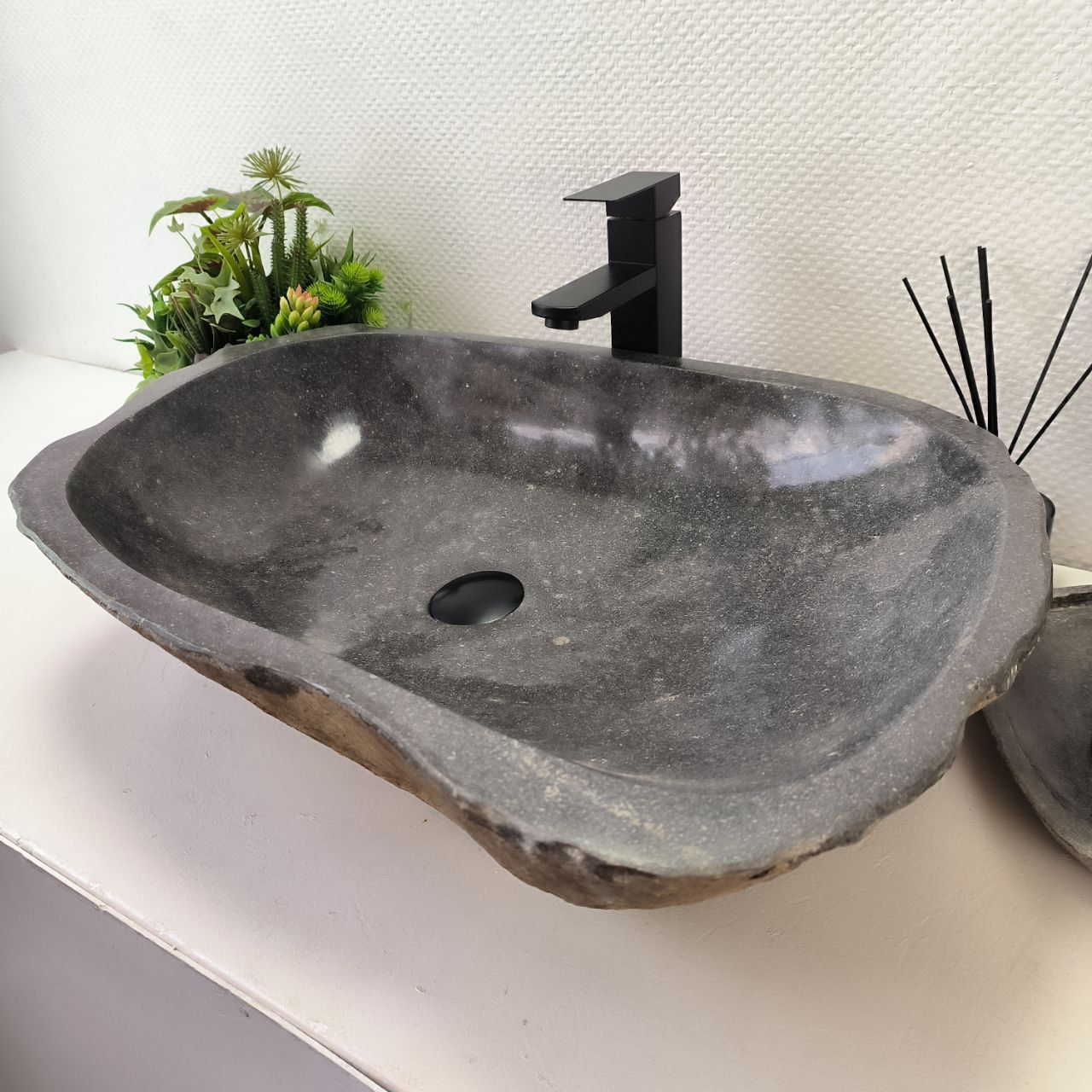 Раковина из речного камня RS-63607 (70*48*16) из натурального камня