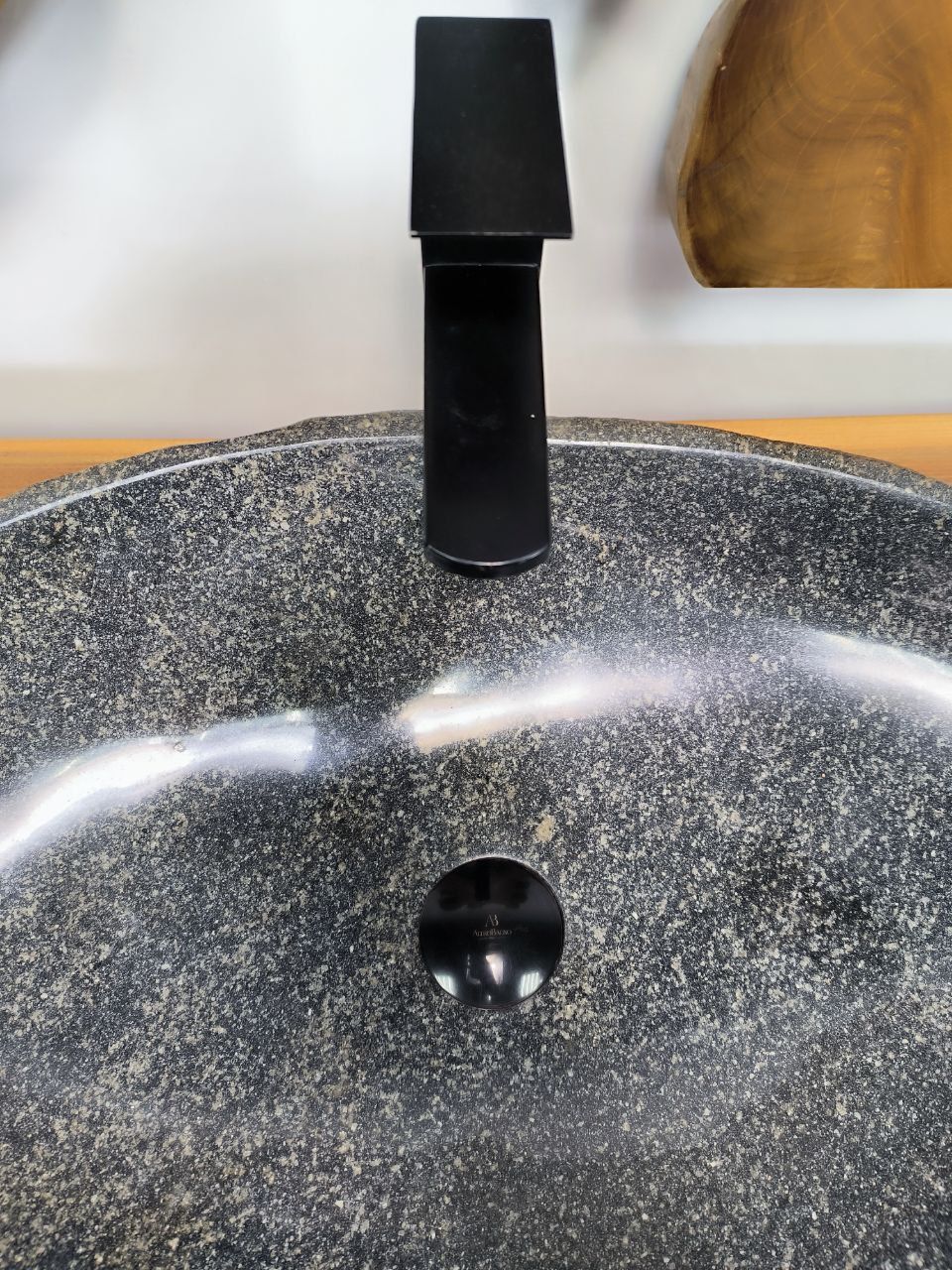 Раковина из речного камня RS-66407 67х43х15 из натурального камня
