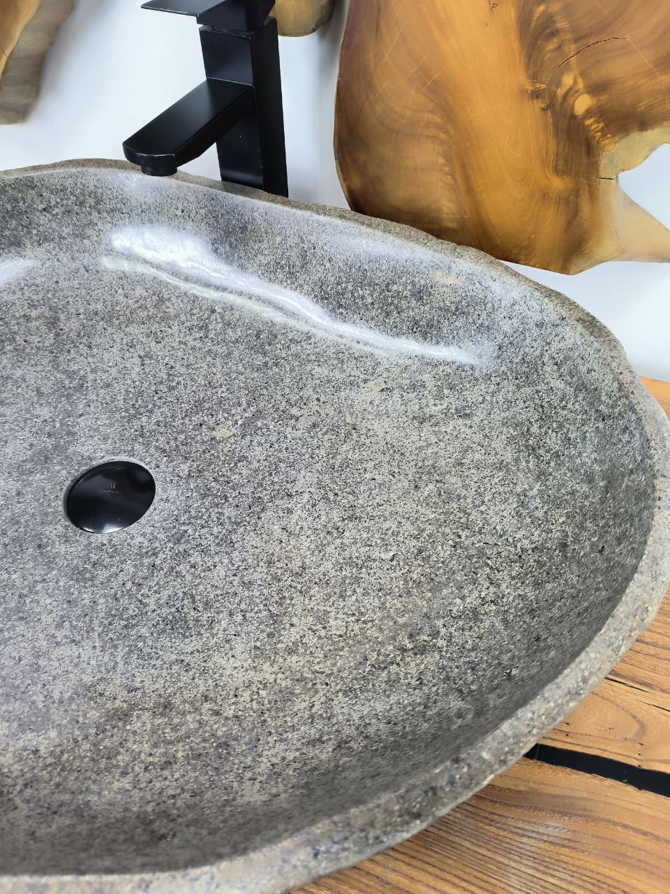 Раковина из речного камня RS-66605 71х52х15 из натурального камня