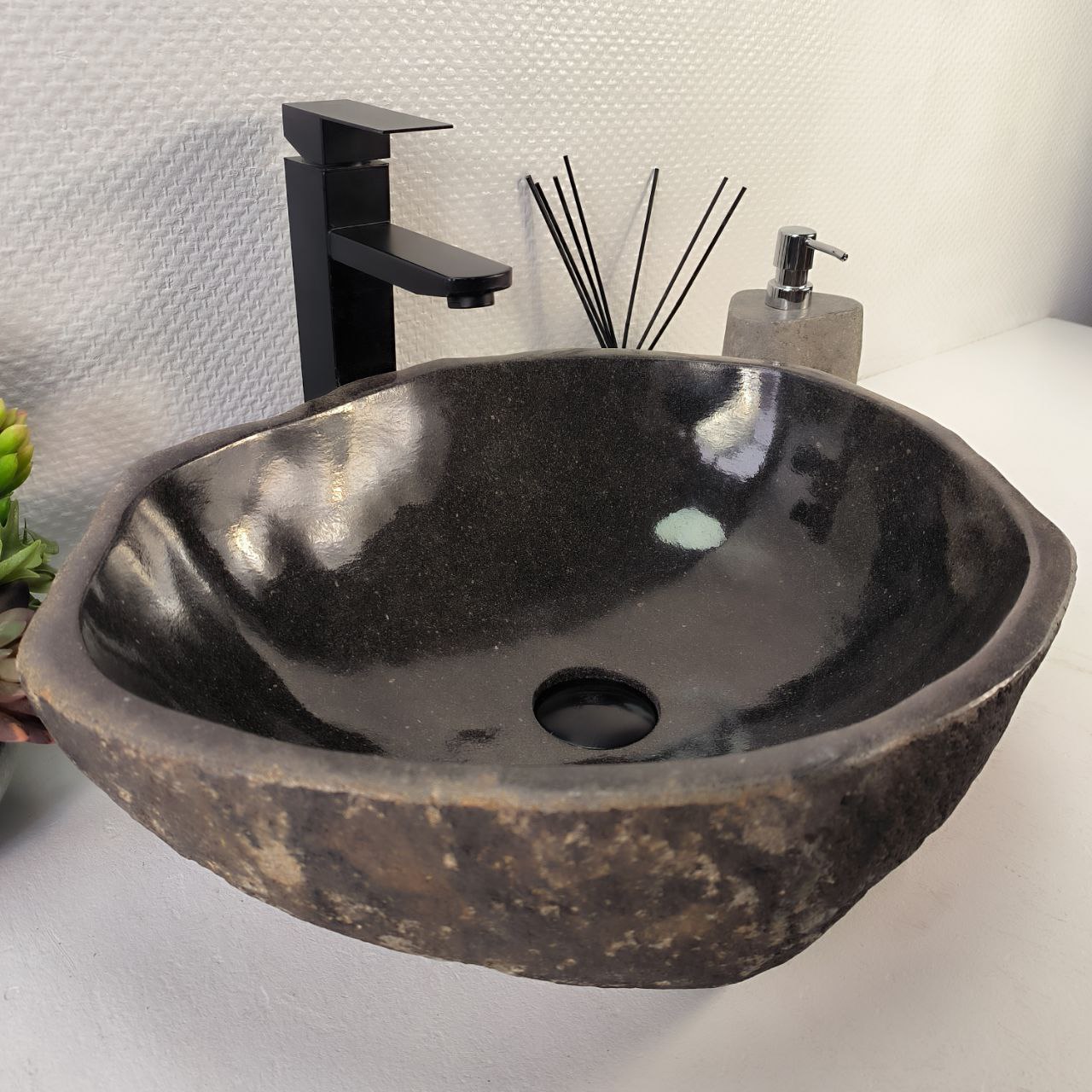 tjefhwn1y07nz74i3jpodkt4gpye8t74