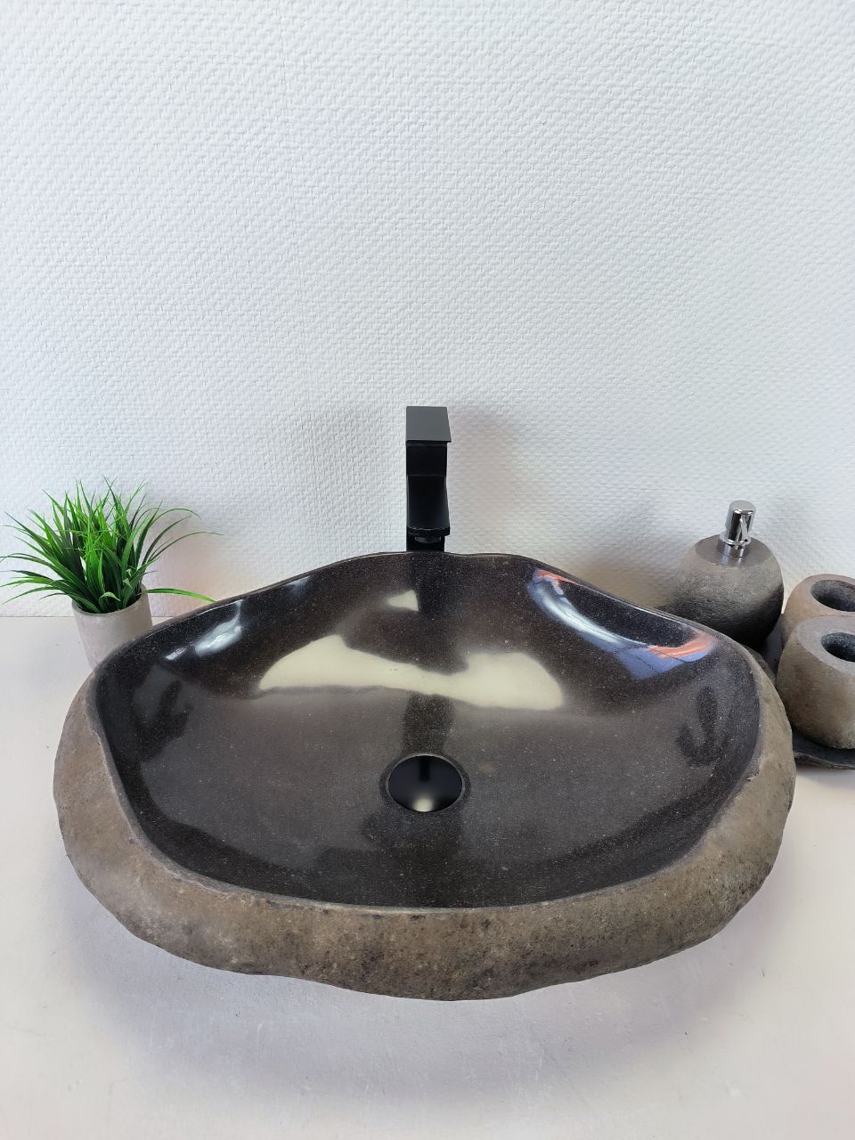 Раковина из речного камня RS-66209 63х47х15 из натурального камня