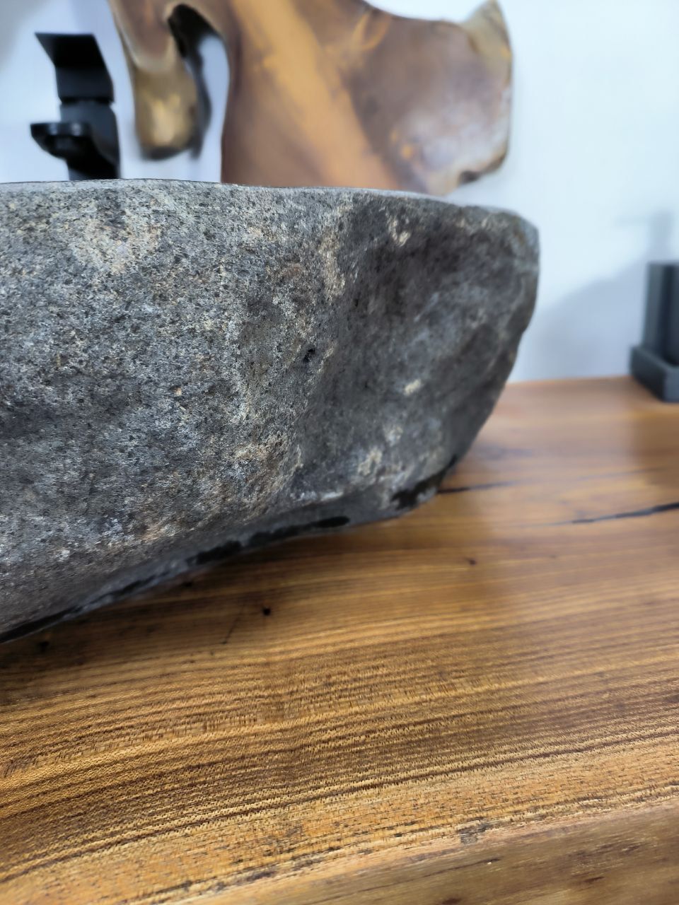 Раковина из речного камня RS-66690 57х45х15 из натурального камня