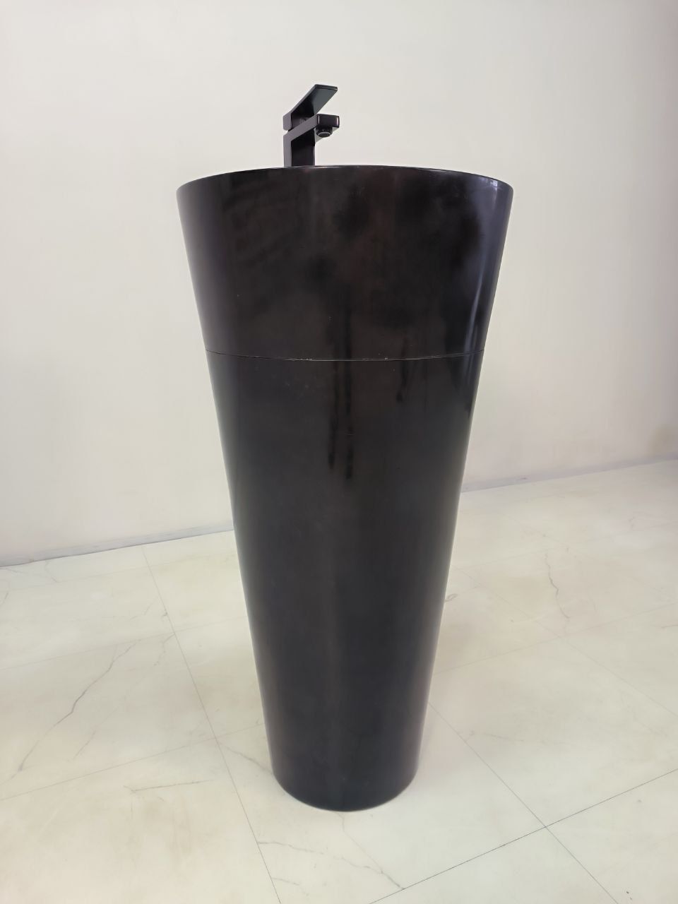 Раковина напольная из мрамора Black MN-61363 (45*45*90)