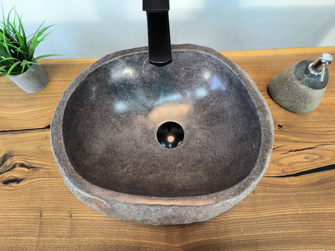 Раковина из речного камня RS-65770 44х36х15 из натурального камня
